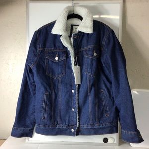 BASIC BUTTON DOWN DENIM JACKET.